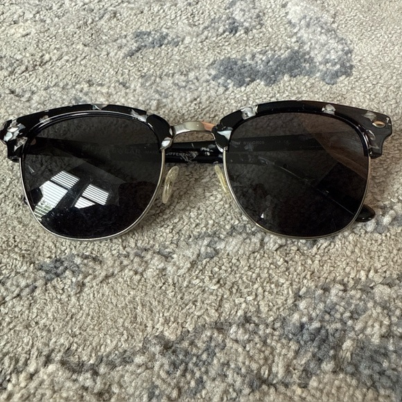 Diff Eyewear Barry Polarized Black White Sunglasses - Picture 1 of 10